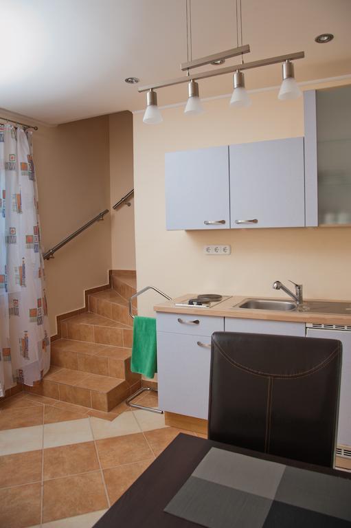 Alt Baden Apartement Dunaszekcso Rum bild