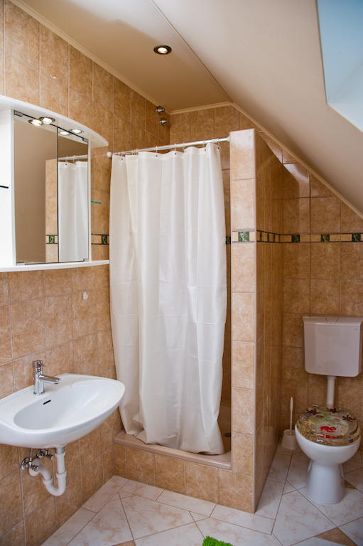 Alt Baden Apartement Dunaszekcso Rum bild